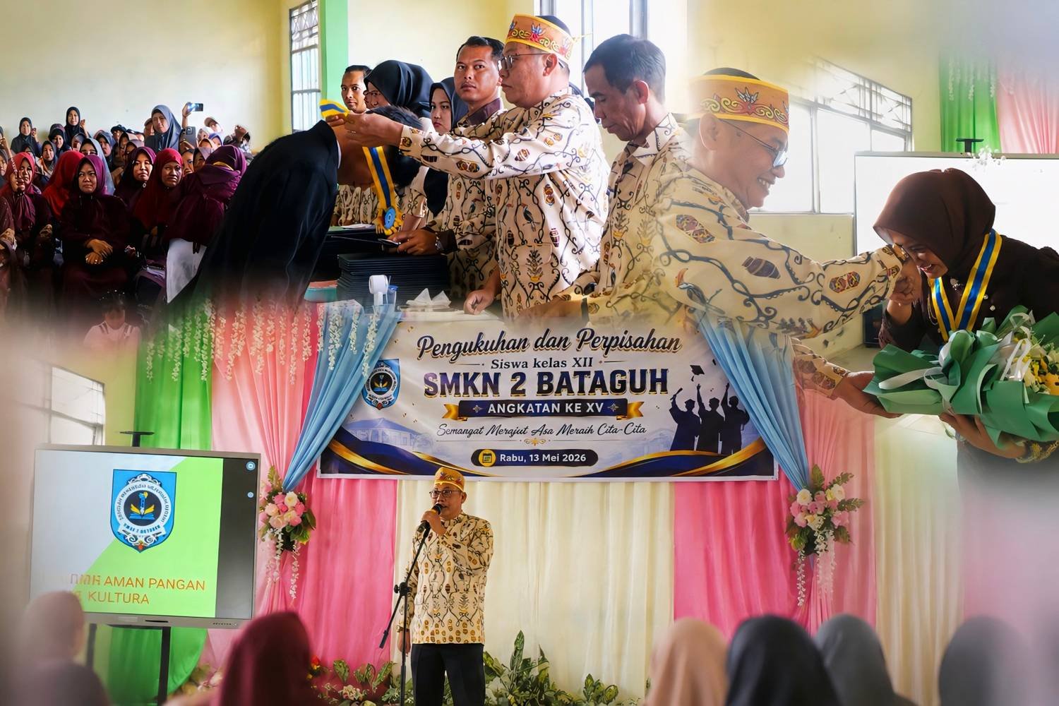 Pengukuhan dan Perpisahan Siswa Kelas XII SMKN 2 Bataguh Angkatan XV Berlangsung Khidmat